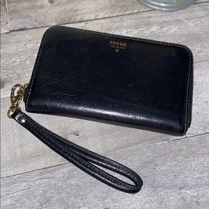Fossil Black Zip Up Wristlet Wallet ✨